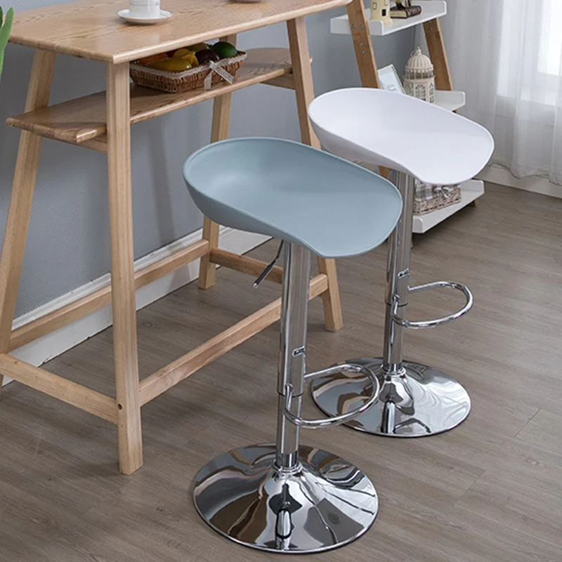 Sgabello da bar con sedili plastica stile industriale Sgabello da bar girevole con gambe metallo per interni Clearhalo