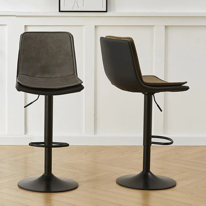 Sgabello da bar girevole regolabile pelle stile moderno con gamba metallo Clearhalo