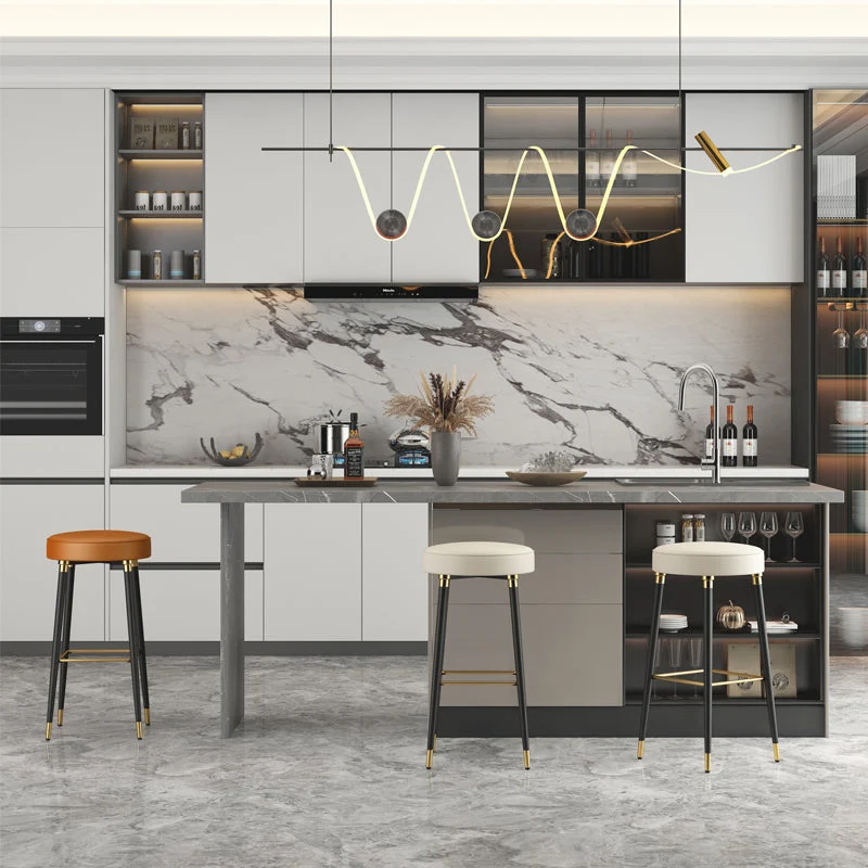 Sgabello da bar Glam ferro nero Sgabello alto per interni semplice senza schienale con seduta pelle Clearhalo