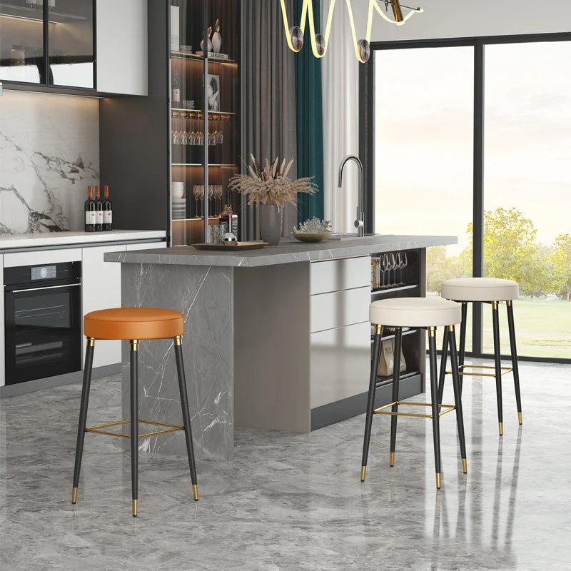 Sgabello da bar Glam ferro nero Sgabello alto per interni semplice senza schienale con seduta pelle Clearhalo