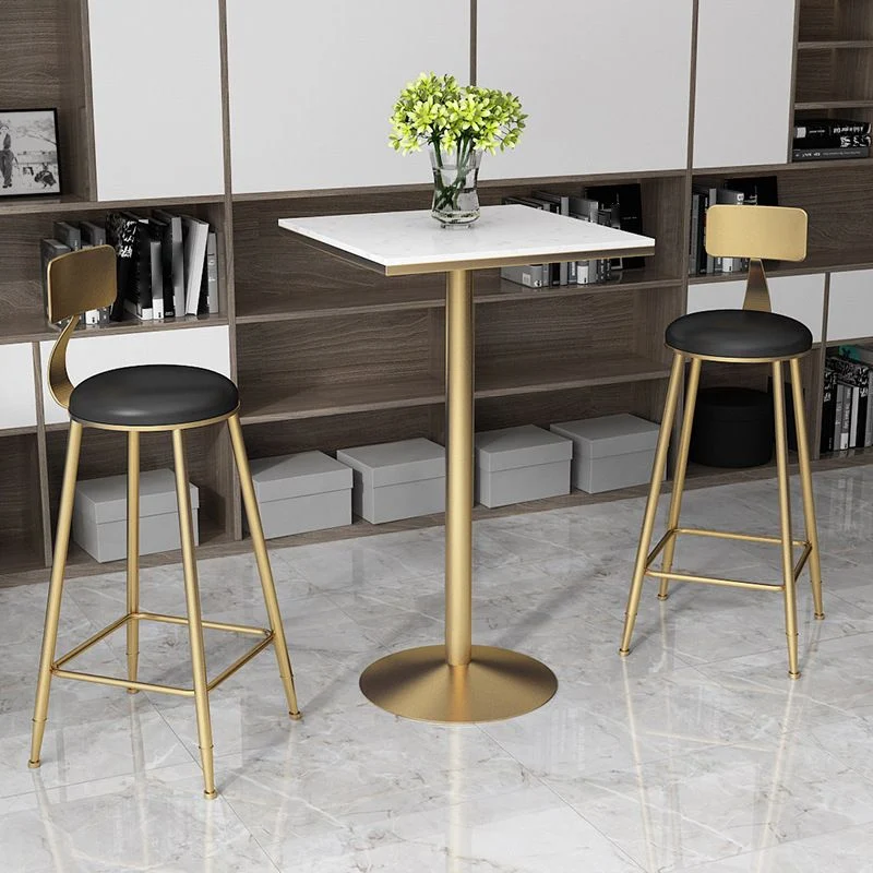 Sgabello da bar imbottito pelle stile nordico Sgabello da bar con base dorata per soggiorno Clearhalo