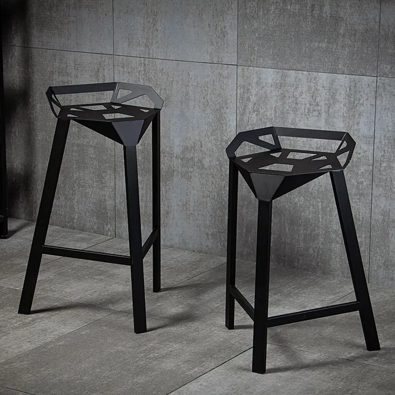 Sgabello da bar industriale con schienale basso Sgabello da bancone metallo nero Clearhalo