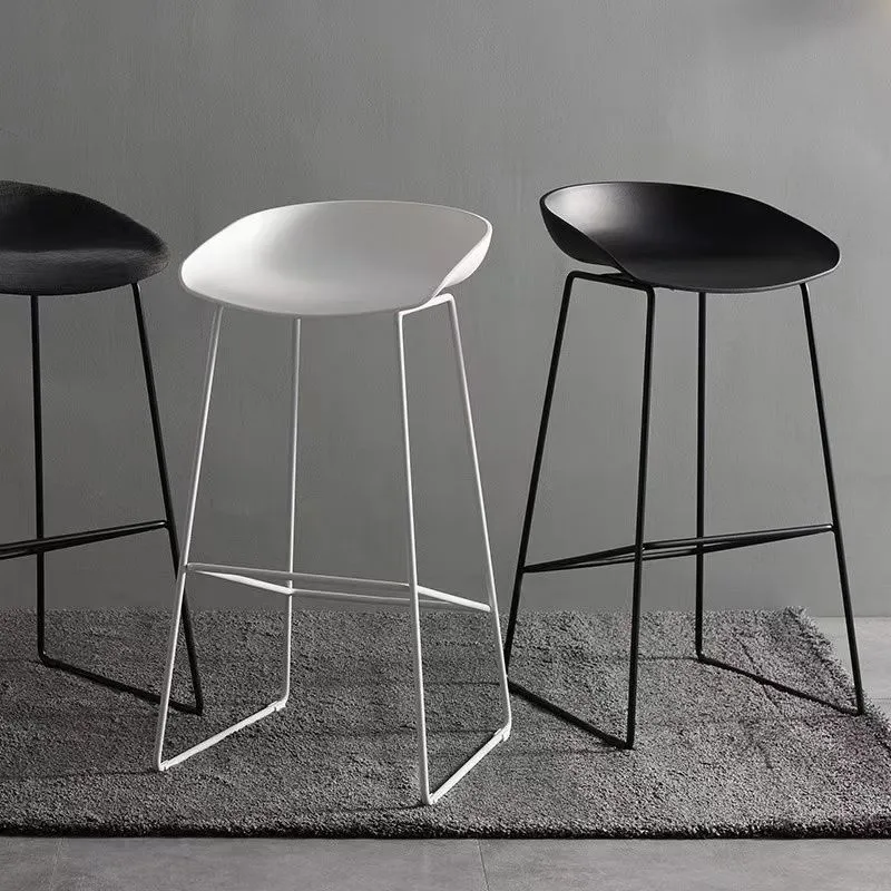 Sgabello da bar industriale con secchiello Sgabello plastica per ristorante Clearhalo