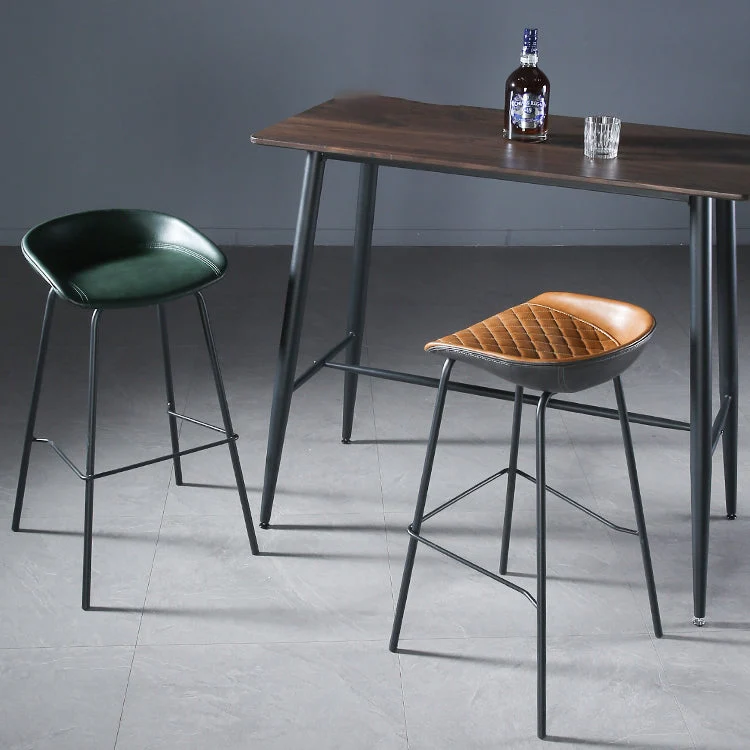 Sgabello da bar industriale pelle con finitura opaca. Sgabello con schienale basso Clearhalo