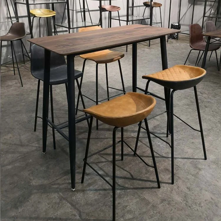 Sgabello da bar industriale pelle con finitura opaca. Sgabello con schienale basso Clearhalo