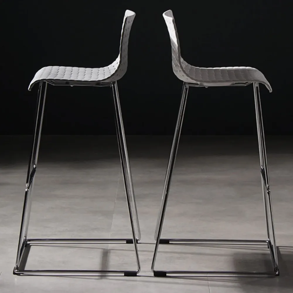 Sgabello da bar industriale Sgabello da bar da bancone plastica per bar da cucina con gambe metallo Clearhalo