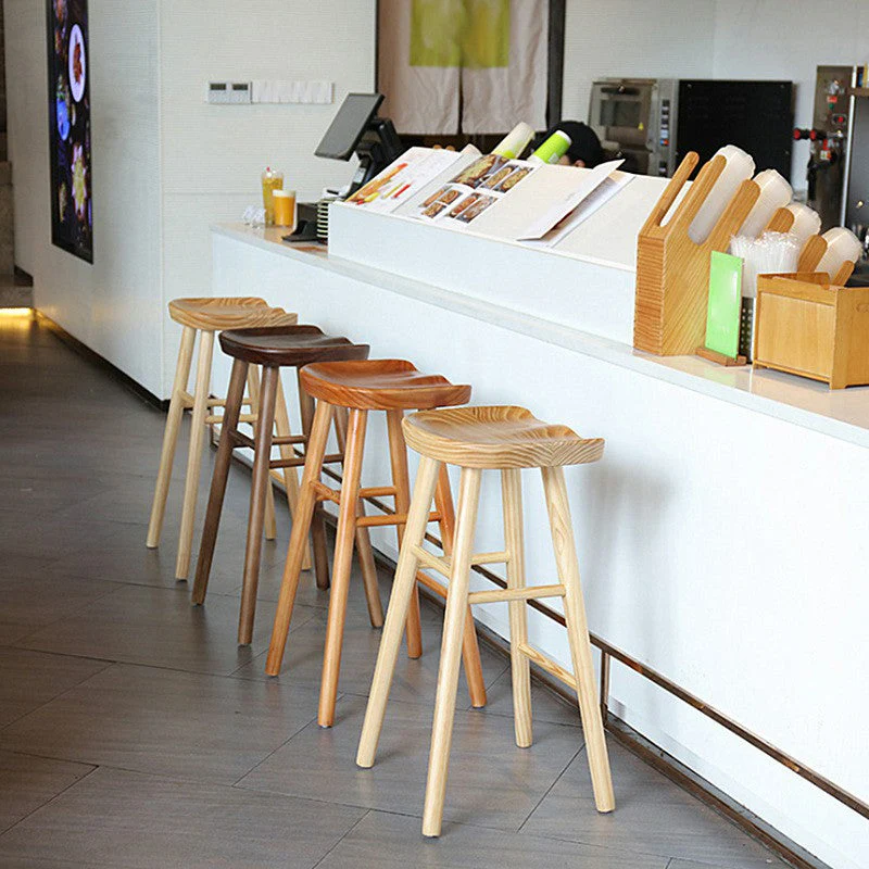 Sgabello da bar moderno con poggiapiedi legno massello con finitura opaca Clearhalo