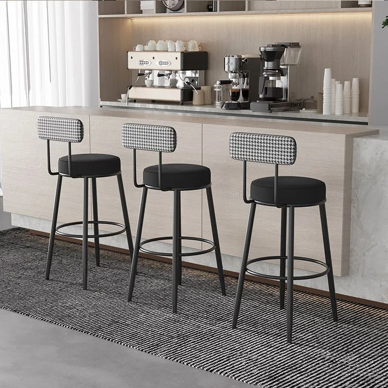 Sgabello da bar moderno con poggiapiedi per negozio di tè al latte, finitura opaca velluto Clearhalo