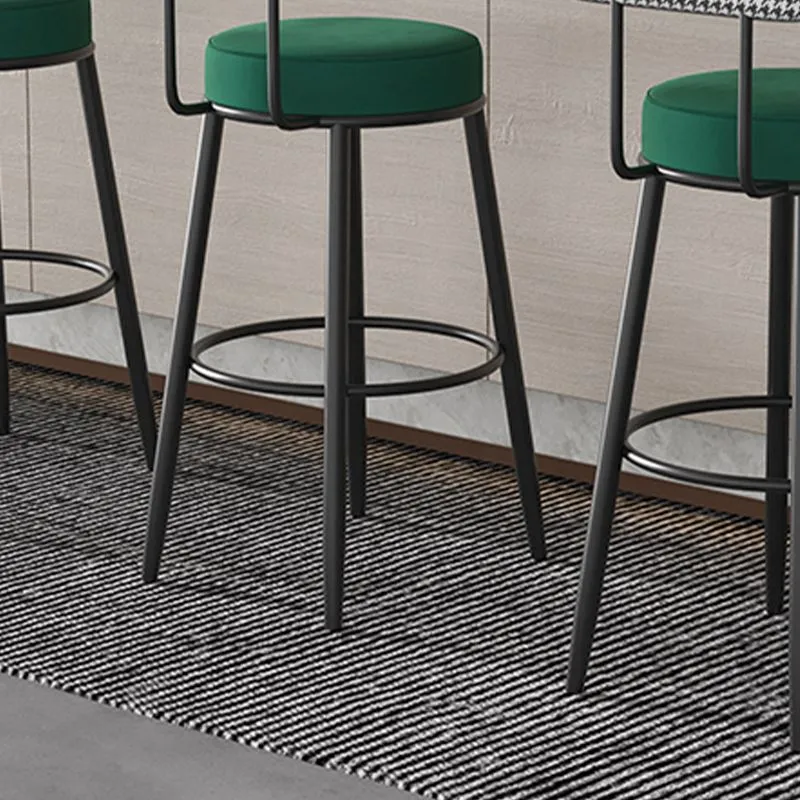 Sgabello da bar moderno con poggiapiedi per negozio di tè al latte, finitura opaca velluto Clearhalo