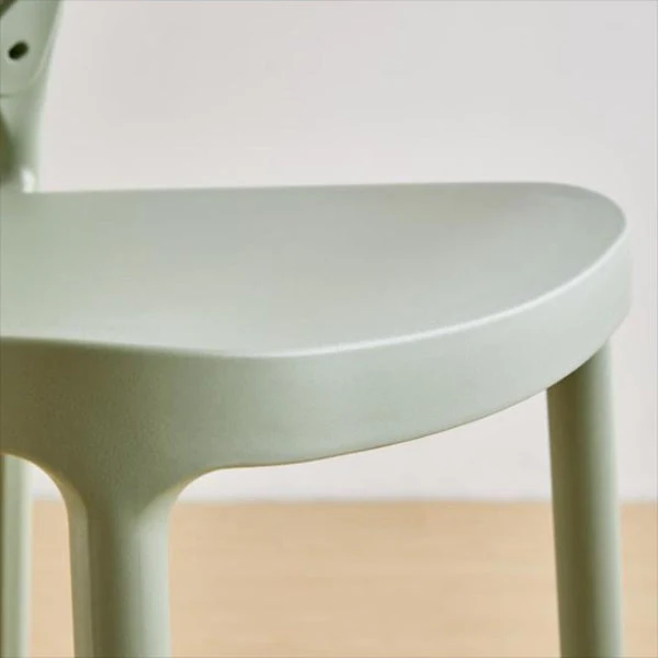 Sgabello da bar moderno con schienale basso, poggiapiedi plastica, sgabello da bancone impilabile Clearhalo