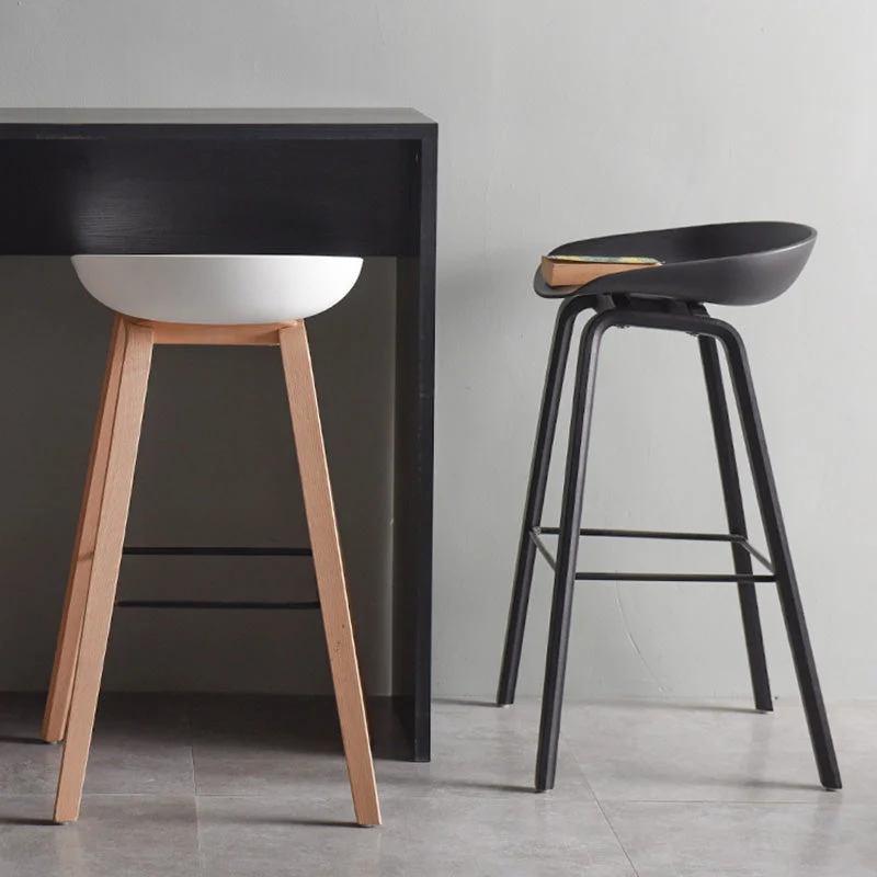 Sgabello da bar moderno faggio con schienale secchiello, sgabello ad altezza bancone con sedile plastica Clearhalo