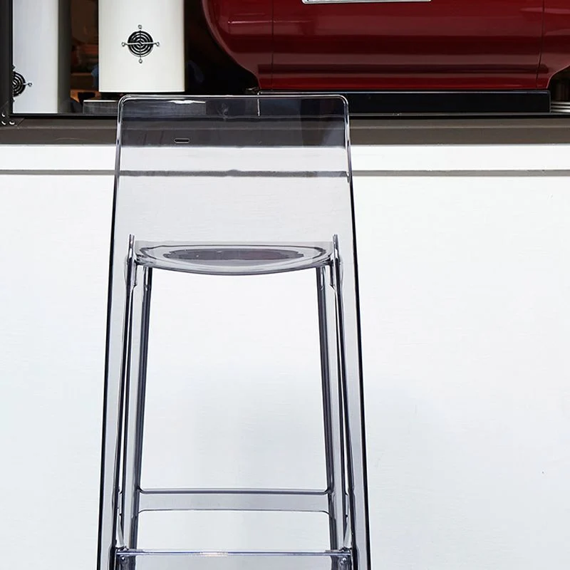 Sgabello da bar moderno per interni con schienale basso plastica e poggiapiedi Clearhalo