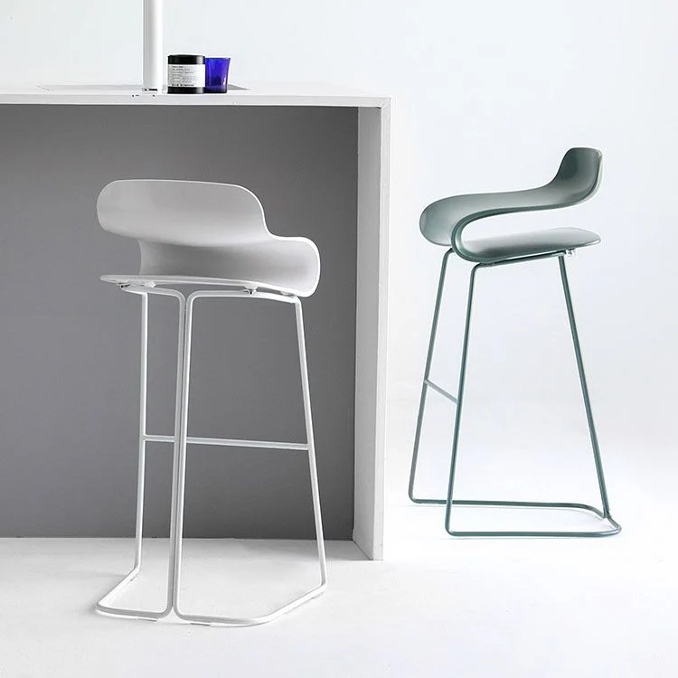 Sgabello da bar moderno plastica Sgabello con schienale basso con base metallo per soggiorno Clearhalo
