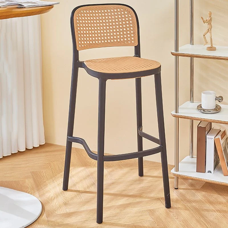 Sgabello da bar moderno senza braccioli plastica, seduta quadrata con struttura plastica bianca e nera Clearhalo