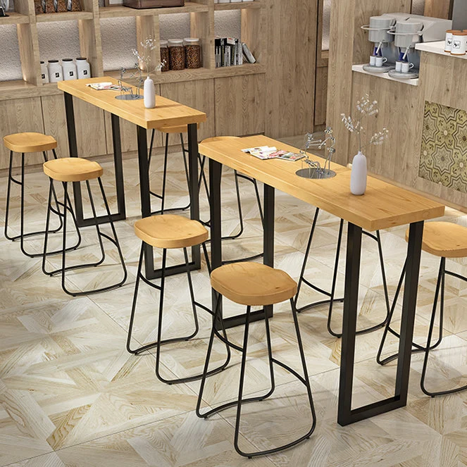 Sgabello da bar moderno senza schienale e senza braccioli, ferro, con sedile e pedale legno Clearhalo
