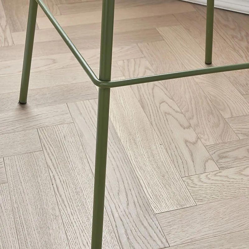 Sgabello da bar moderno Sgabello da bar da bancone plastica con gambe metallo per la casa Clearhalo