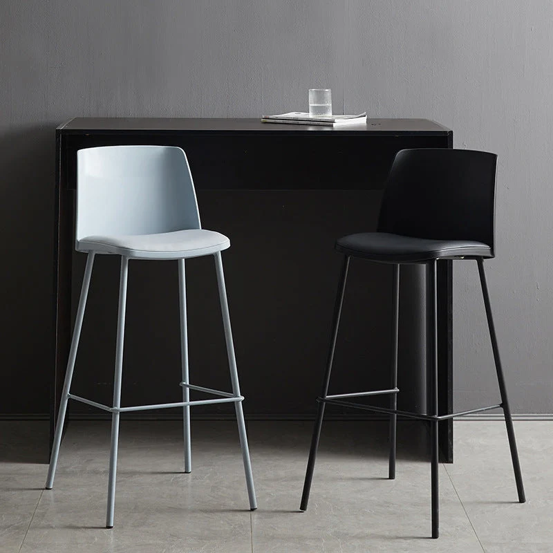 Sgabello da bar pelle PU stile moderno Sgabello da bar con sedile quadrato e gambe metallo Clearhalo