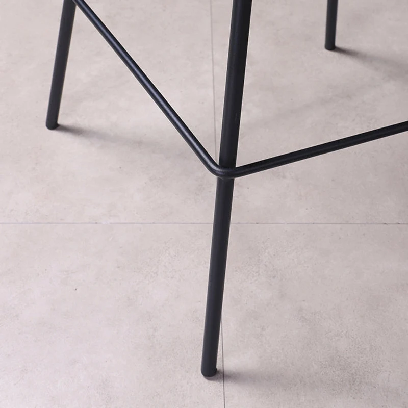 Sgabello da bar per interni ecopelle con gambe industriali metallo e poggiapiedi Clearhalo