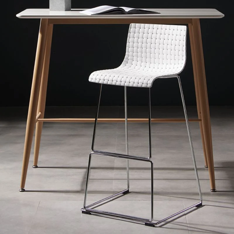 Sgabello da bar plastica stile moderno Sgabello da bar con seduta rettangolare e gambe metallo Clearhalo