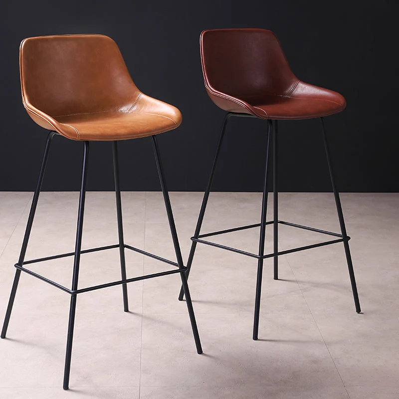 Sgabello da bar scandinavo con schienale basso Sgabello da bar pelle con finitura opaca Clearhalo