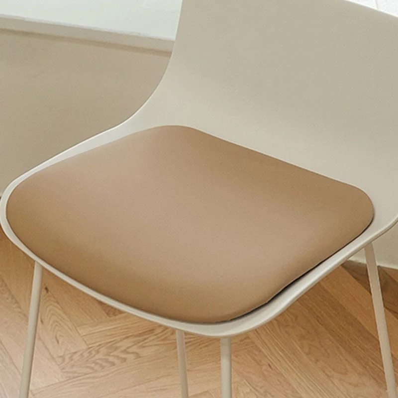 Sgabello da bar scandinavo con schienale basso Sgabello plastica con base metallo Clearhalo