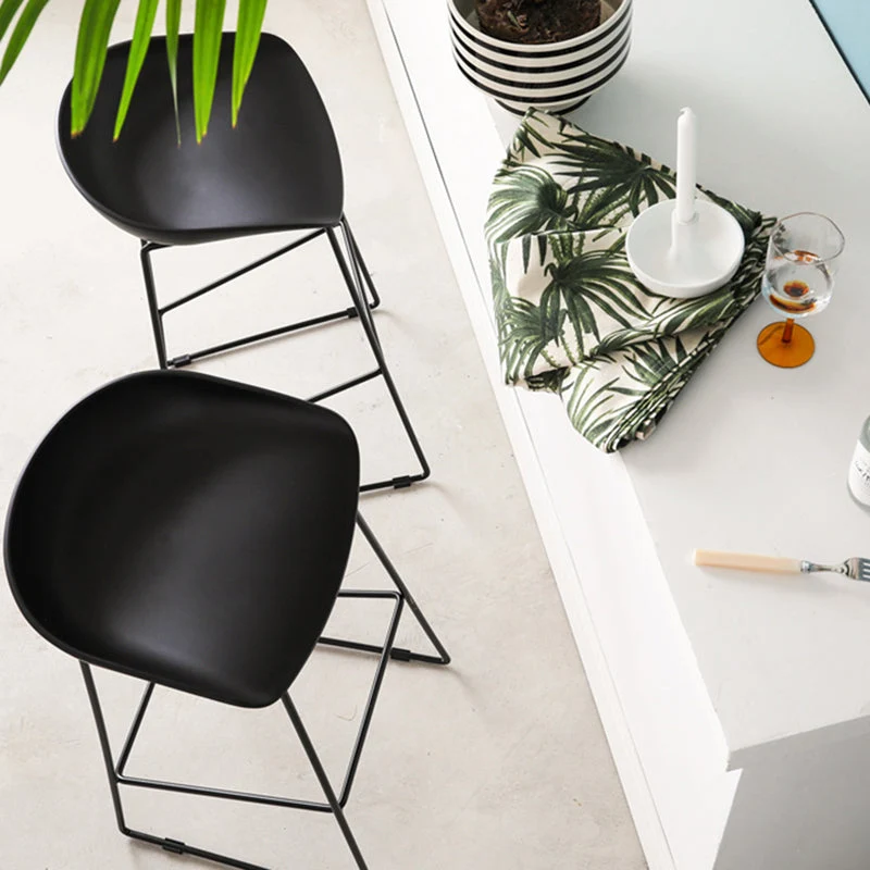 Sgabello da bar semplice nordico per interni Sgabello alto acciaio con schienale basso e seduta plastica Clearhalo
