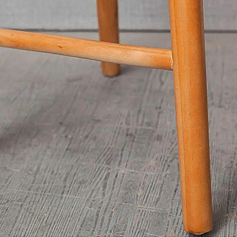Sgabello da bar senza schienale con sedile sella per interni legno massello Clearhalo