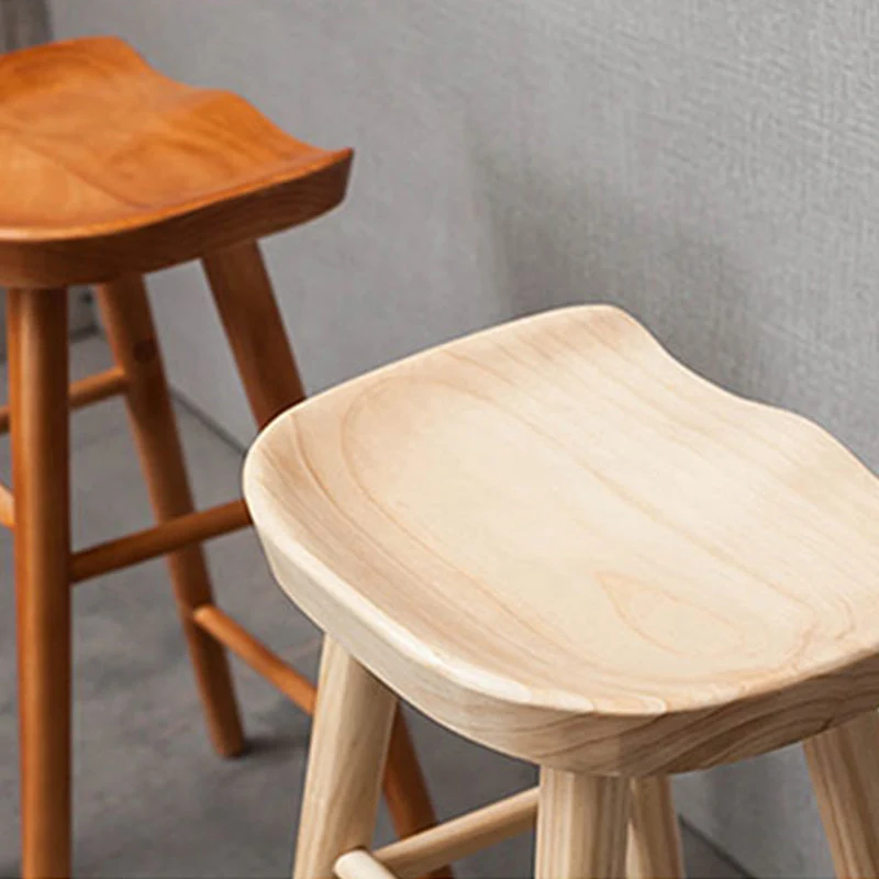 Sgabello da bar senza schienale con sedile sella per interni legno massello Clearhalo