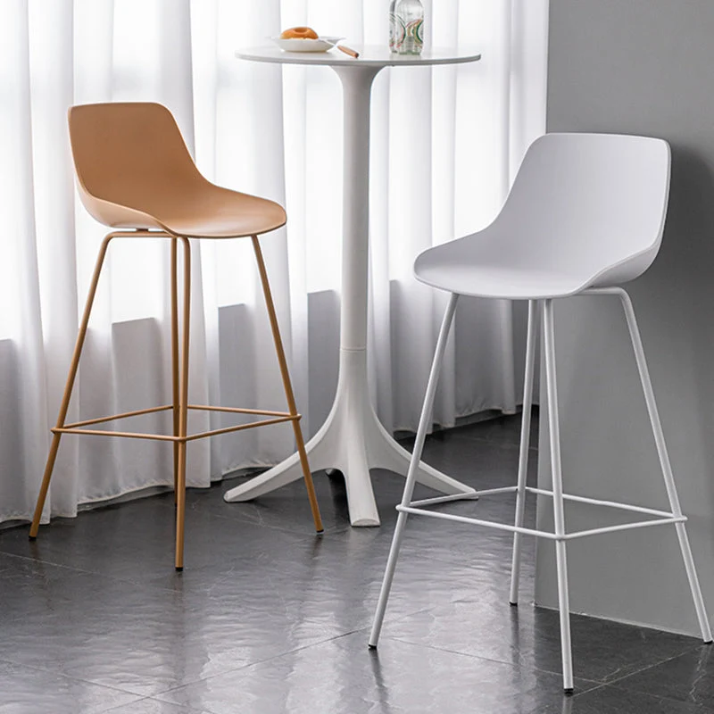Sgabello da bar stile moderno Sgabello da bancone plastica per bar cucina con gambe metallo Clearhalo
