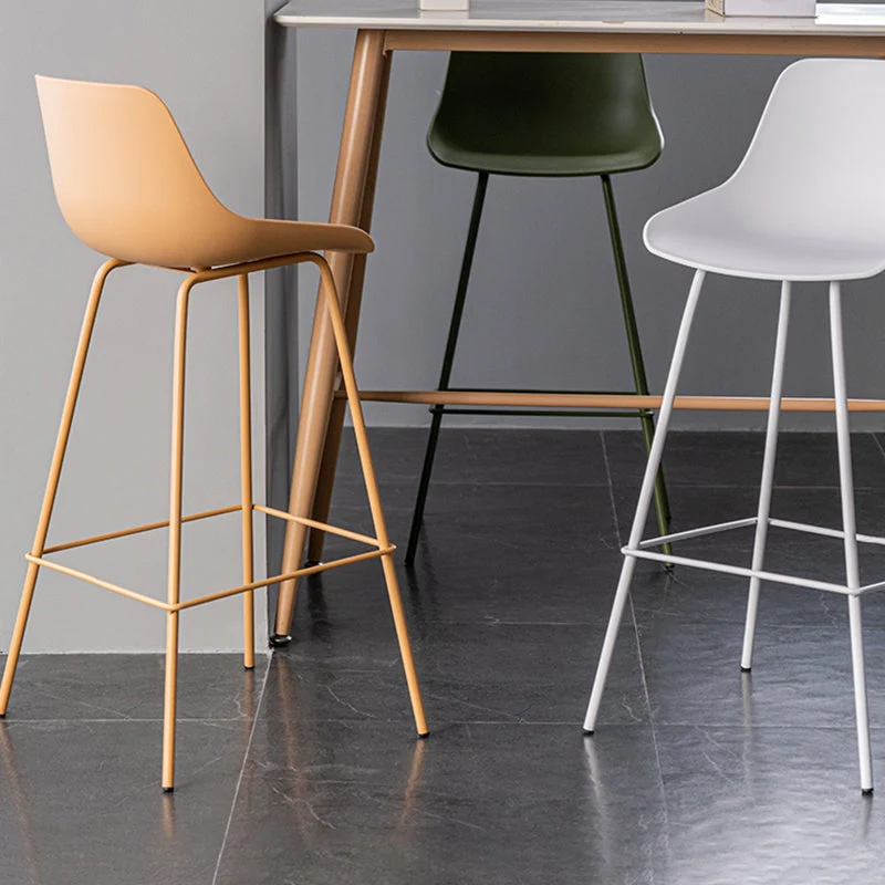 Sgabello da bar stile moderno Sgabello da bancone plastica per bar cucina con gambe metallo Clearhalo