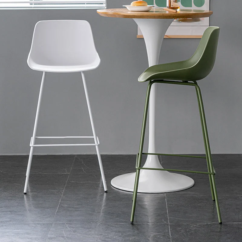 Sgabello da bar stile moderno Sgabello da bancone plastica per bar cucina con gambe metallo Clearhalo