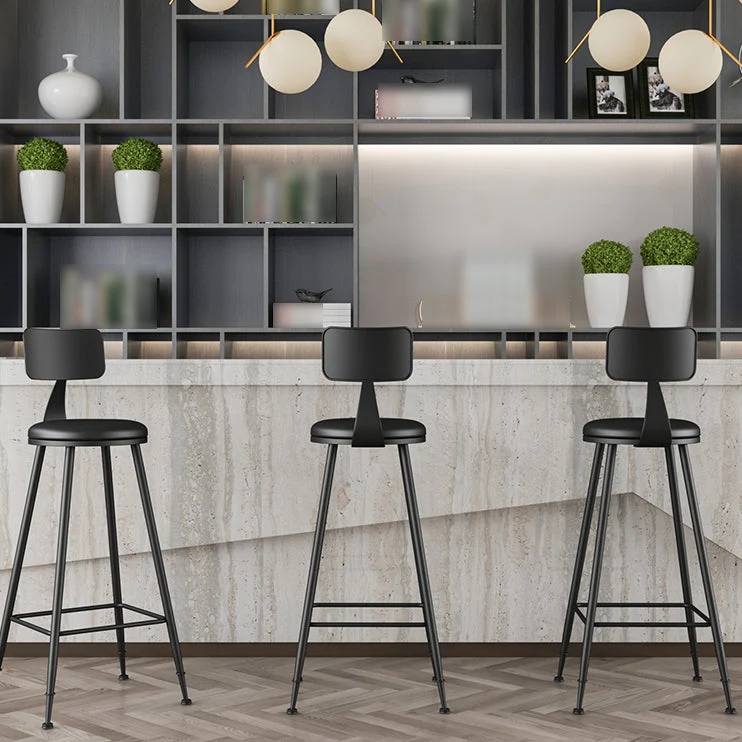 Sgabello da caffetteria con finitura opaca industriale, poggiapiedi, sgabello con schienale basso Clearhalo