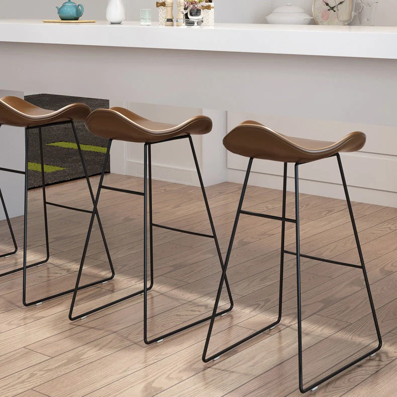Sgabello da casa pelle senza braccioli, poggiapiedi moderno, sgabello da bar con finitura opaca Clearhalo