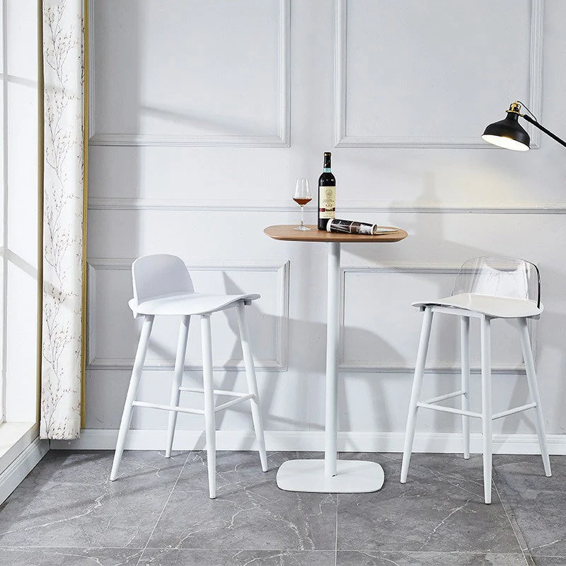 Sgabello da casa scandinavo con poggiapiedi Sgabello da bar plastica con finitura opaca Clearhalo