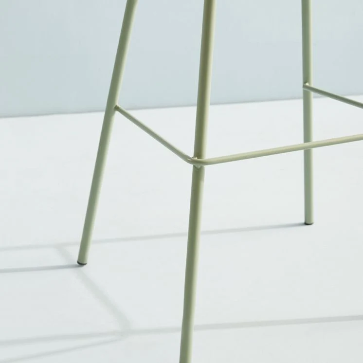 Sgabello da salotto scandinavo con schienale basso Sgabello da bar plastica con finitura opaca Clearhalo