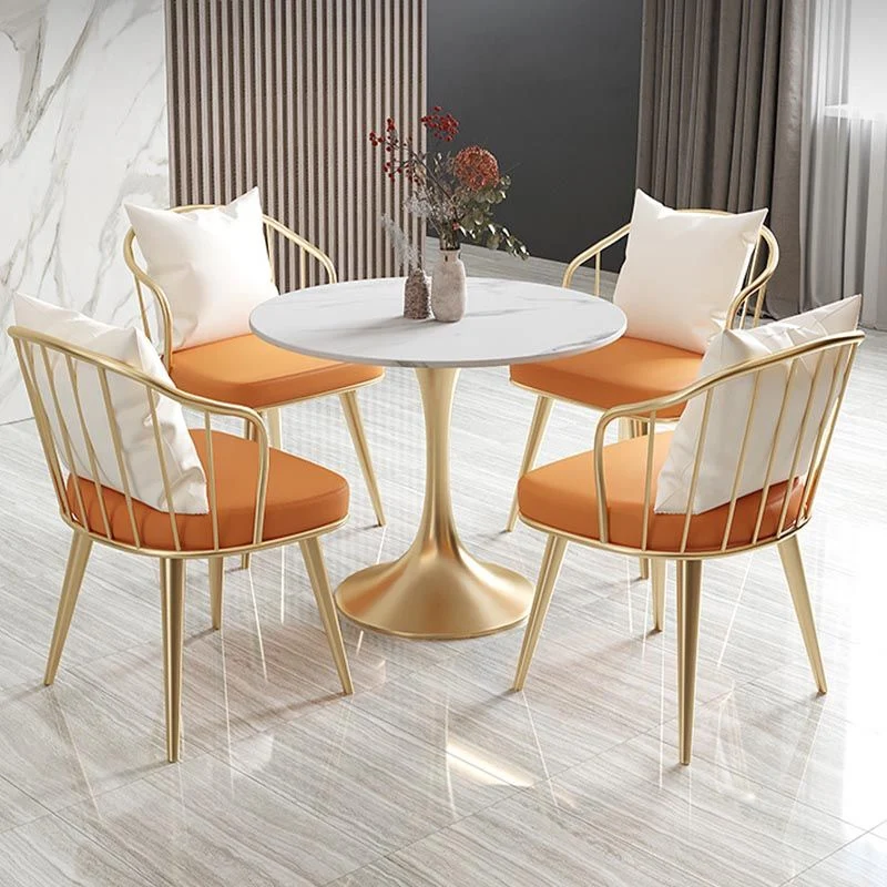 Tavolo con piano pietra sinterizzata bianca con tavolo da pranzo rotondo di lusso tradizionale metallo con base tulipano C...