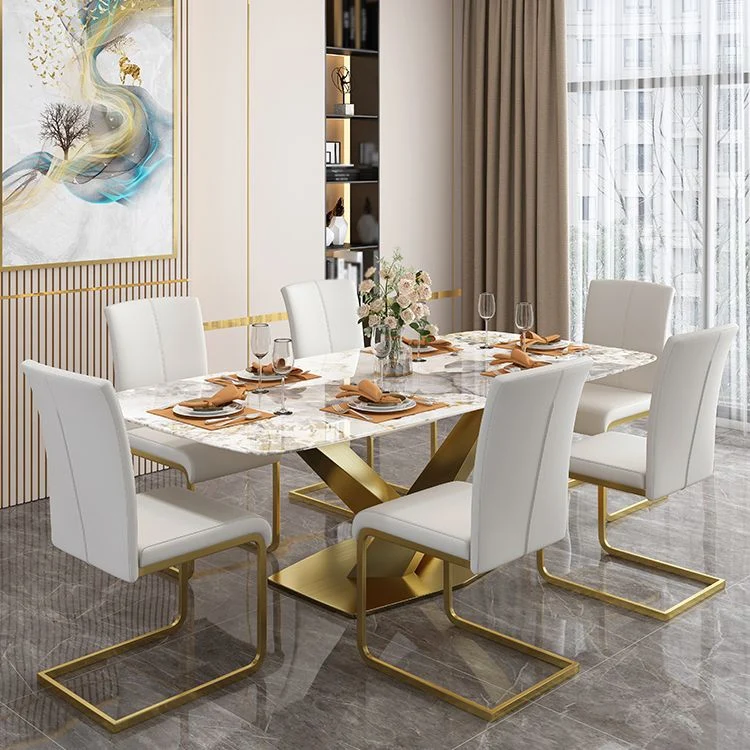 Tavolo con piano pietra sinterizzata per ristorante Tavolo rettangolare di lusso con piedistallo metallo dorato Clearhalo