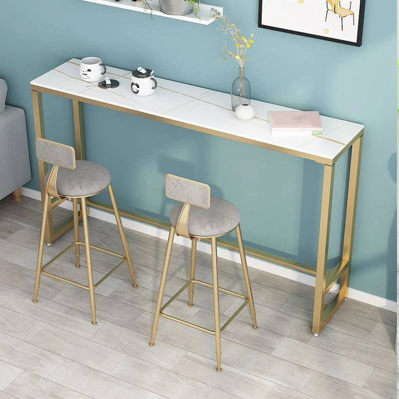 Tavolo Glam marmo bianco con piano rettangolare su cavalletto dorato - 41,3" H Clearhalo