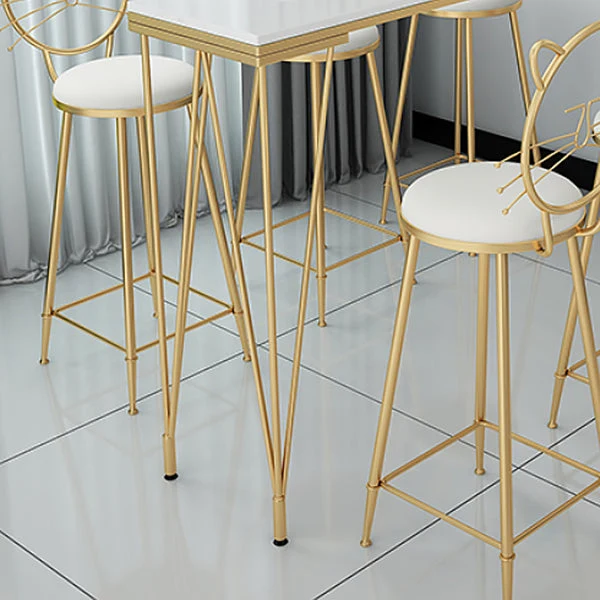 Tavolo da pranzo ad altezza bancone Glam Legs Tavolo da bar rettangolare con piano pietra bianca Clearhalo