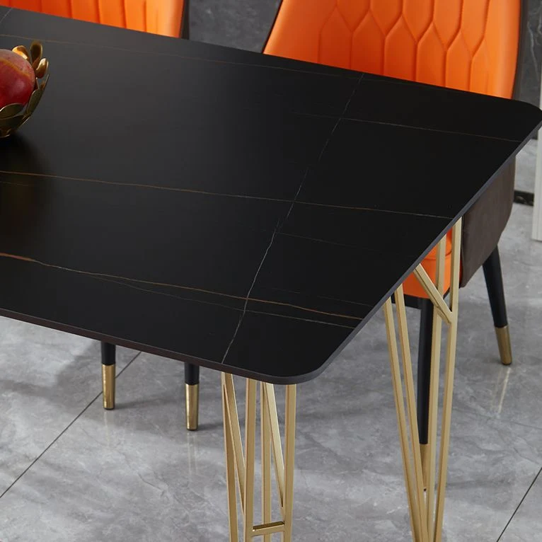 Tavolo da pranzo con base treppiede dorata Tavolo da pranzo tradizionale di lusso pietra e metallo Clearhalo