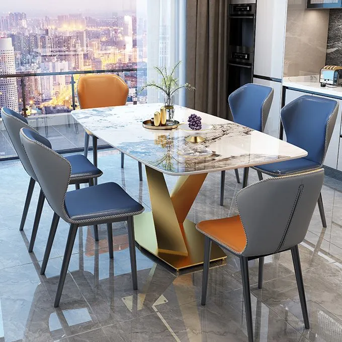 Tavolo da pranzo con piedistallo con base dorata Tavolo da pranzo tradizionale pietra rettangolare di lusso Clearhalo