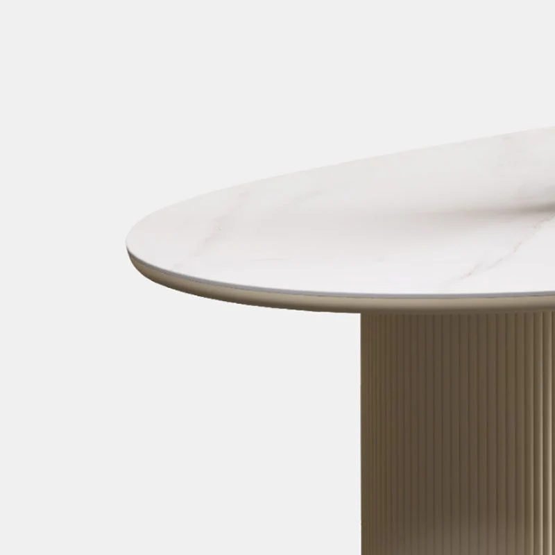 Tavolo da pranzo moderno con piano pietra Tavolo da pranzo ovale per cucina casalinga con treppiede Clearhalo