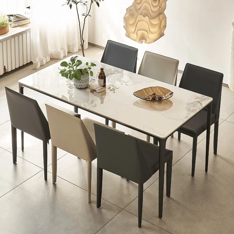 Tavolo da pranzo moderno e minimalista con piano pietra bianca e base nera con base 4 gambe Clearhalo