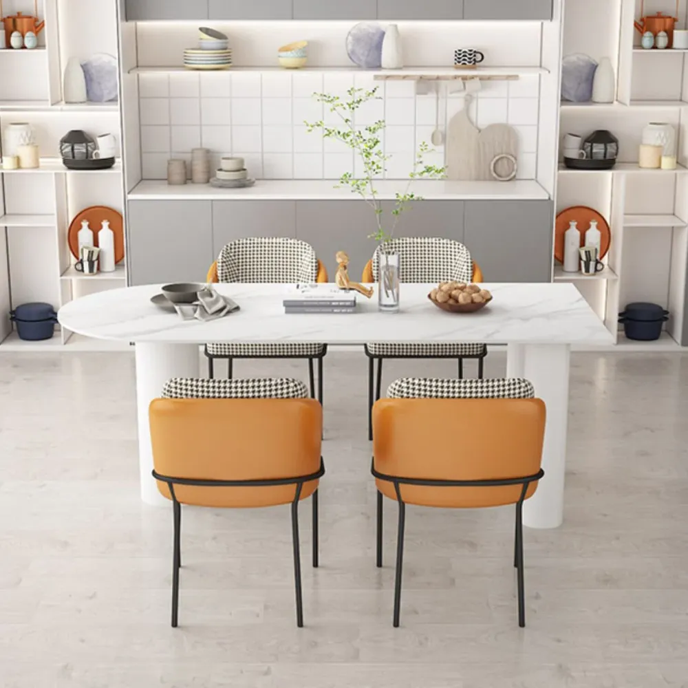 Tavolo da pranzo moderno pietra forma libera bianca con base treppiede finitura opaca Clearhalo