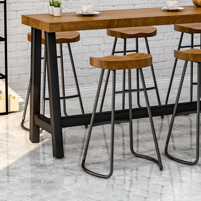 Tavolo da pranzo rettangolare con accento bistrot su cavalletto industriale Tavolo da bar per patio interno Clearhalo