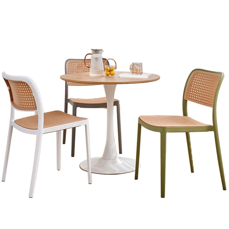 Tavolo da pranzo rotondo moderno con piano legno naturale con base tulipano Clearhalo