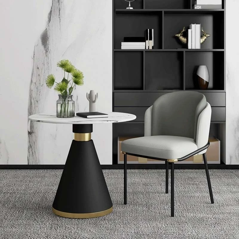 Tavolo da pranzo rotondo stile moderno Tavolo bianco con base metallo Clearhalo