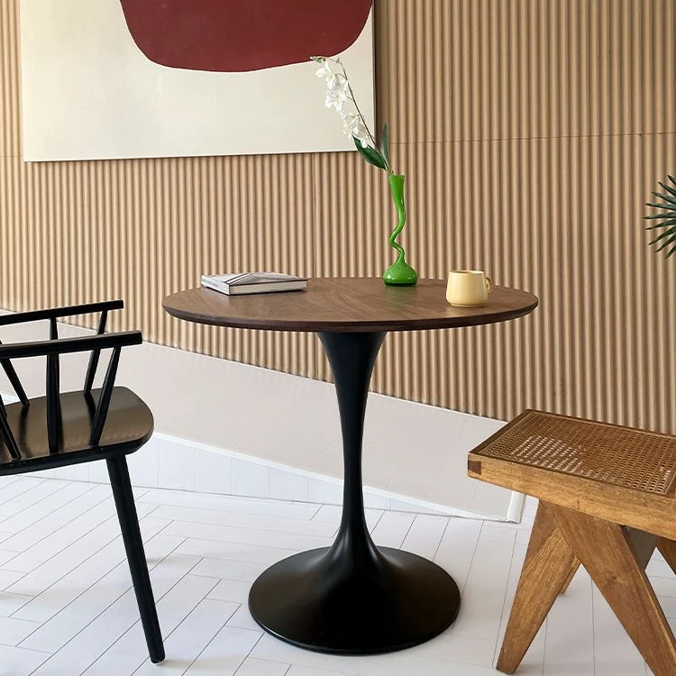 Tavolo da pranzo rotondo stile moderno Tulip Home Table con base metallo Clearhalo