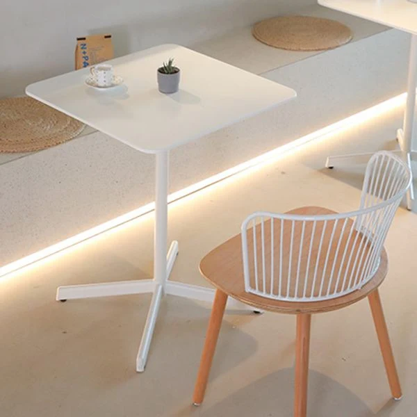 Tavolo da pranzo stile industriale Collezione da sala da pranzo metallo 4 gambe Clearhalo