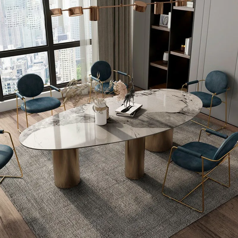 Tavolo da pranzo da tavolo di lusso pietra ovale bianca con base rotonda dorata Clearhalo